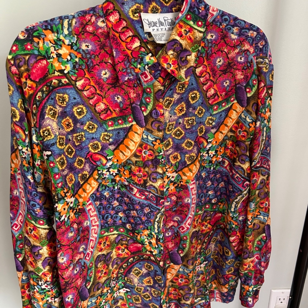 Vintage Diane Von Furstenburg Silk Top - Picture 2 of 4